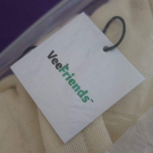 VeeFriends Classic Cream Hoodie & Sweatpant Size Medium *New with Tags* - Picture 6 of 14